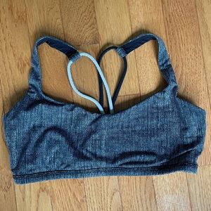 Lululemon Free to Be bra